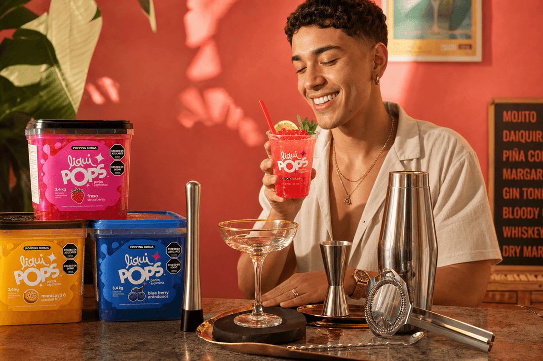 Kit barra móvil: macerador, coctelera Boston y vasos gold en Colombia
